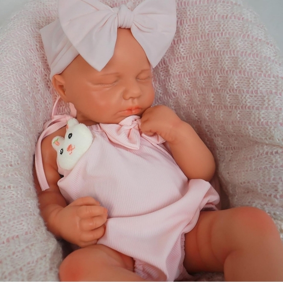 Reborn Doll That Lifelike -18.5 inch Full Body Silicone Sleeping Baby Girl